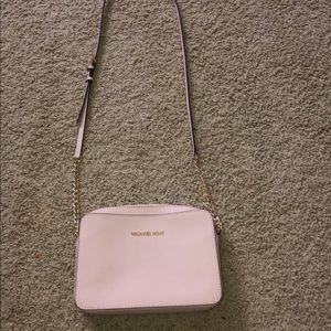Pink Michael Kor’s Crossbody Bag